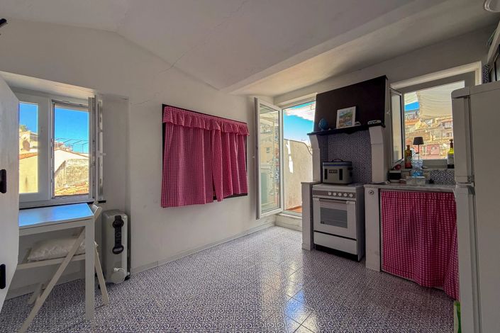 Image No.5-2 Bed House for sale