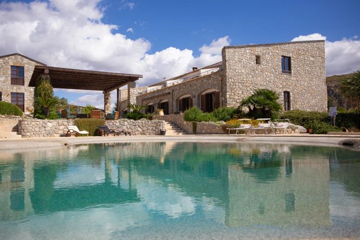 Image No.1-7 Bed Villa for sale