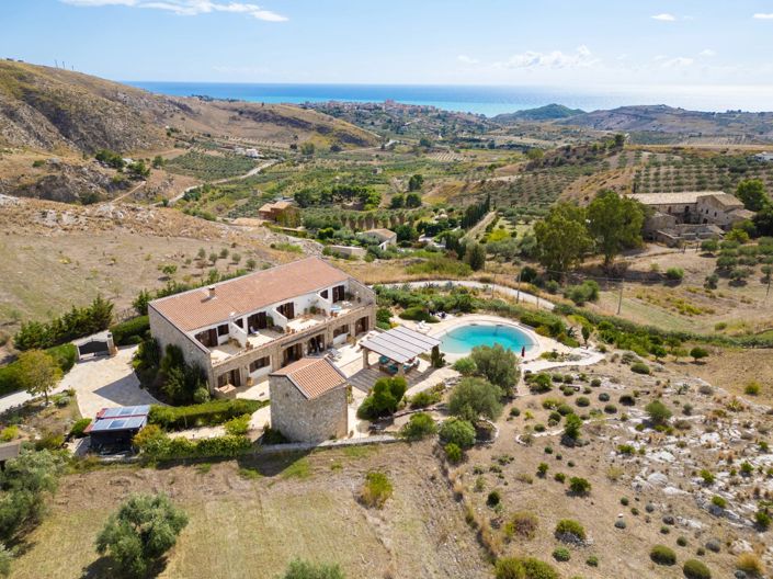 Image No.2-7 Bed Villa for sale