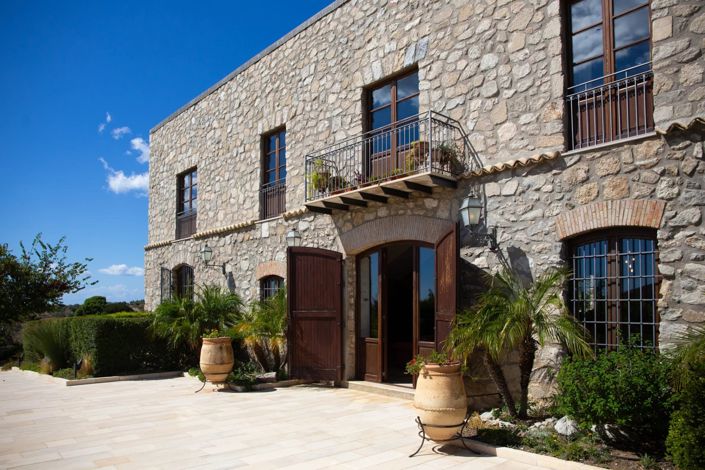 Image No.4-7 Bed Villa for sale