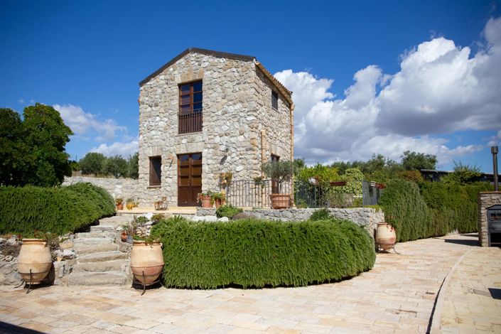 Image No.7-7 Bed Villa for sale