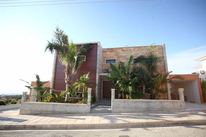 Image No.1-5 Bed Villa for sale