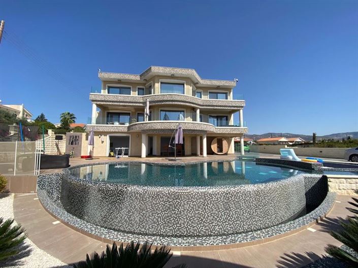 Image No.1-3 Bed Villa for sale