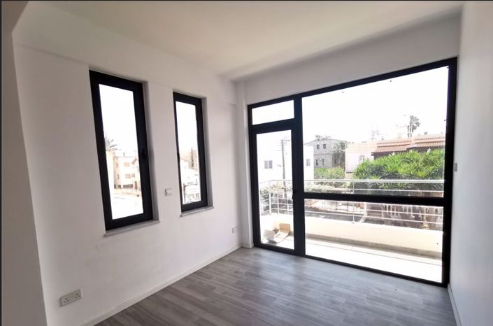 Image No.10-3 Bed Apartment for sale