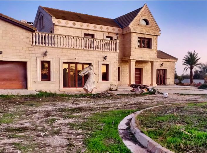 Image No.4-7 Bed Villa for sale