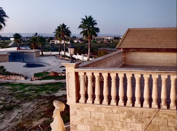 Image No.18-7 Bed Villa for sale