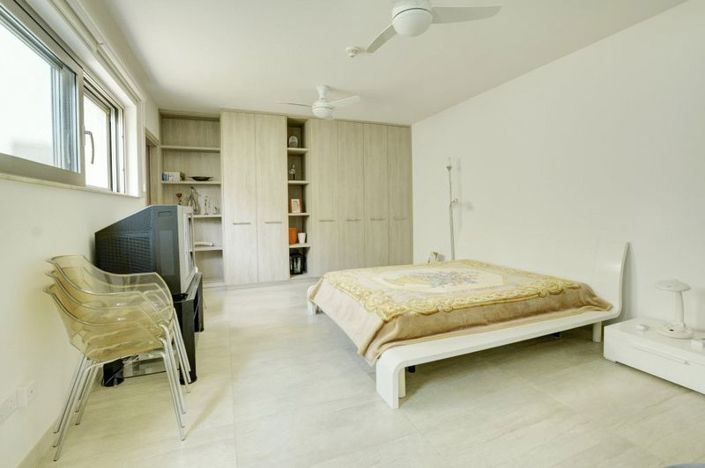 Image No.21-7 Bed Villa for sale