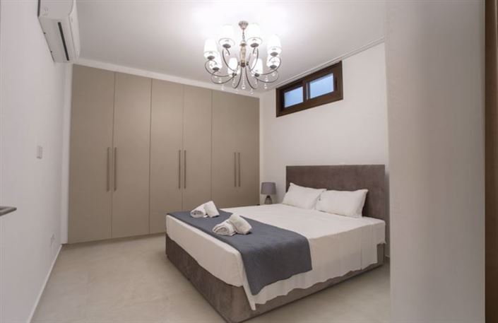 Image No.10-5 Bed Villa for sale