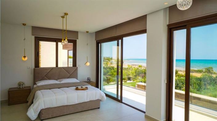 Image No.9-5 Bed Villa for sale