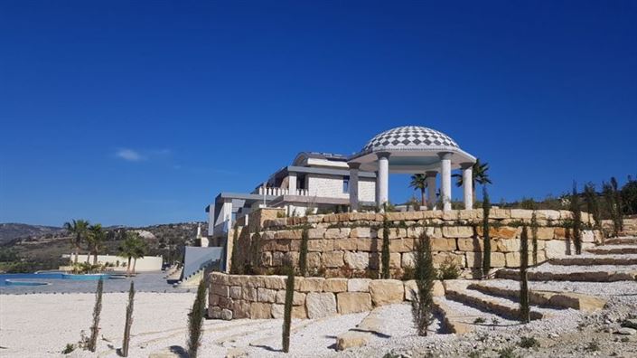 Image No.10-8 Bed Villa for sale