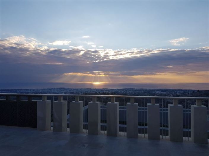 Image No.9-8 Bed Villa for sale