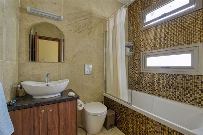 Image No.19-3 Bed Villa for sale