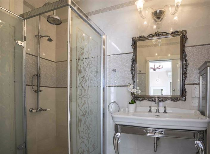 Image No.14-5 Bed Villa for sale