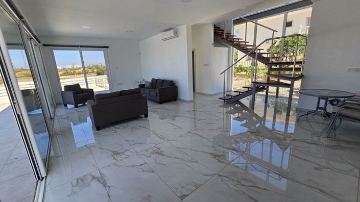 Image No.12-3 Bed Villa for sale