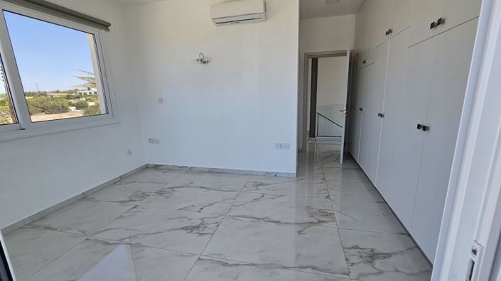 Image No.22-3 Bed Villa for sale