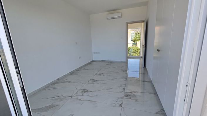 Image No.36-3 Bed Villa for sale