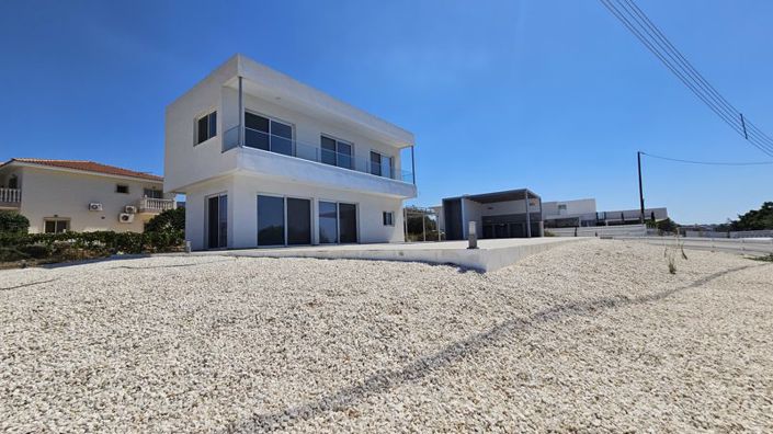 Image No.7-3 Bed Villa for sale