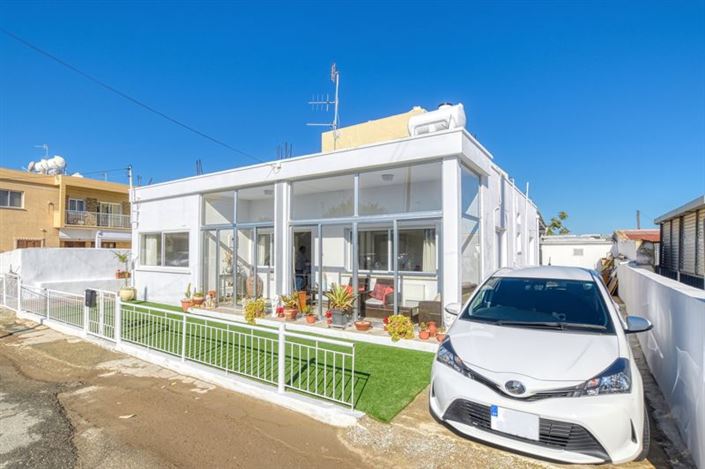 Image No.20-2 Bed Bungalow for sale