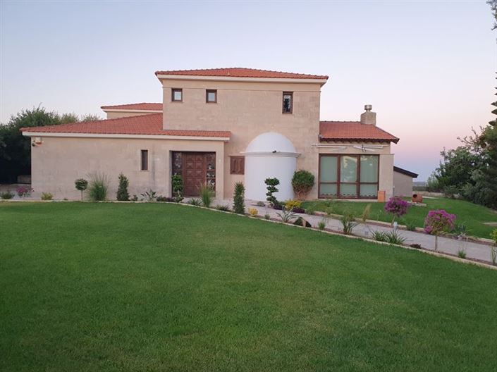 Image No.1-6 Bed Villa for sale