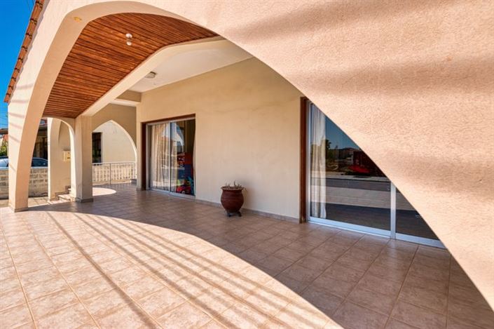 Image No.3-4 Bed Villa for sale