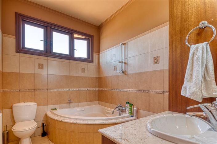 Image No.18-4 Bed Villa for sale