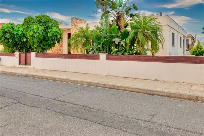 Image No.18-4 Bed Bungalow for sale