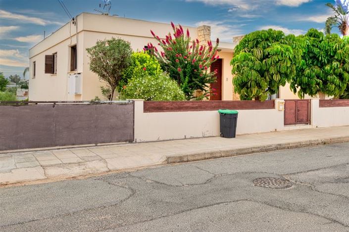 Image No.19-4 Bed Bungalow for sale