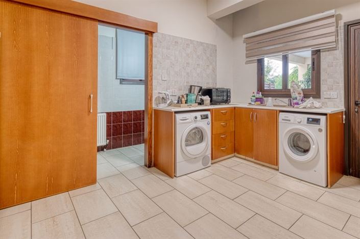 Image No.23-4 Bed Bungalow for sale