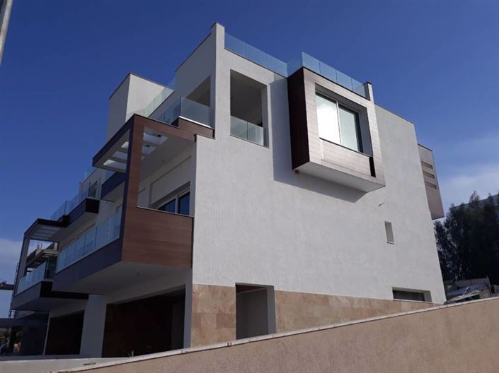 Image No.4-4 Bed Villa for sale