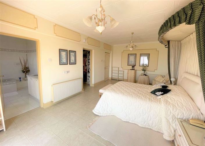 Image No.26-5 Bed Villa for sale