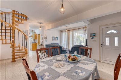 lounge-dinning-area-2