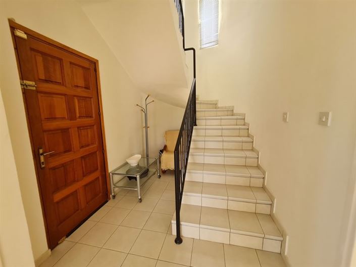 Image No.19-3 Bed Villa for sale