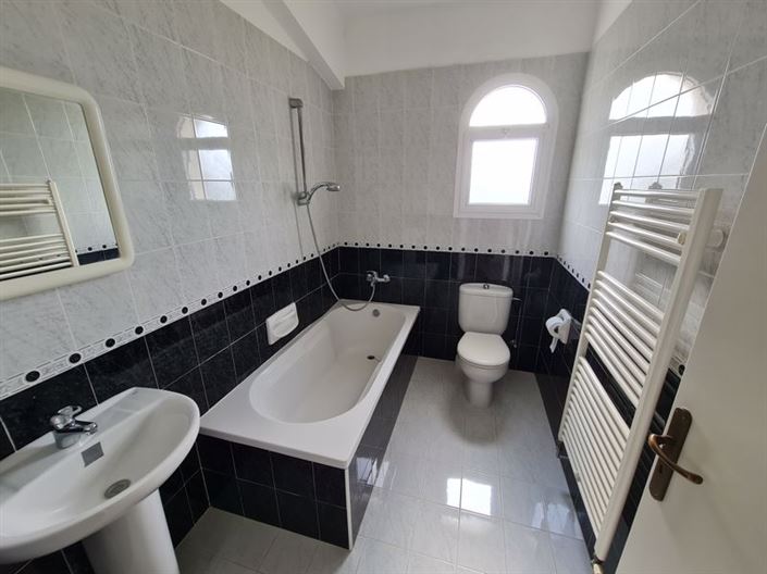 Image No.29-3 Bed Villa for sale