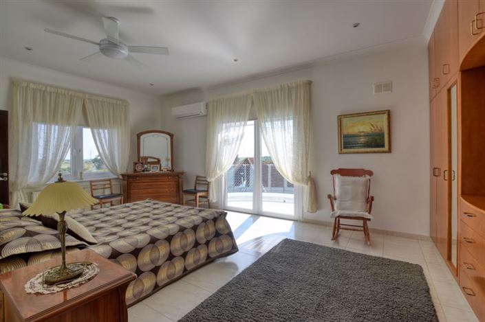 Image No.20-7 Bed Villa for sale