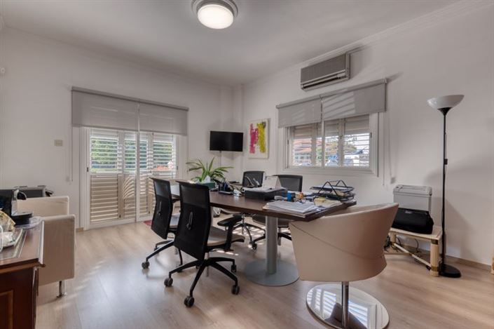 Image No.12-7 Bed Villa for sale