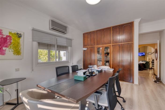 Image No.11-7 Bed Villa for sale