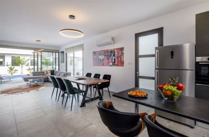 Image No.3-5 Bed Villa for sale