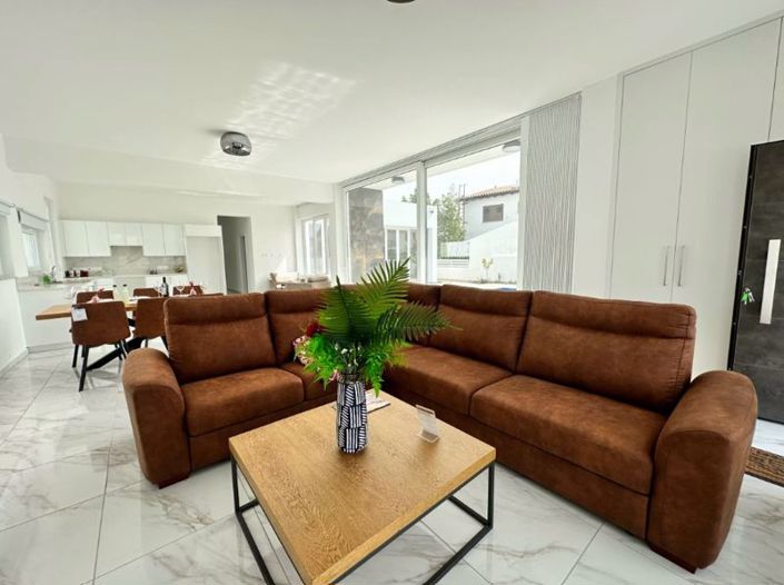 Image No.3-3 Bed Villa for sale