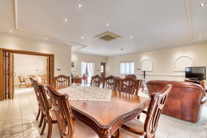 Image No.3-3 Bed Villa for sale