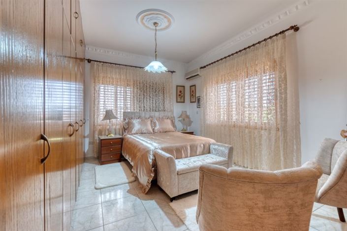 Image No.12-3 Bed Villa for sale