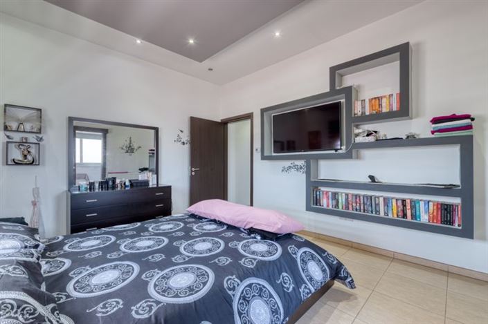 Image No.15-3 Bed Villa for sale