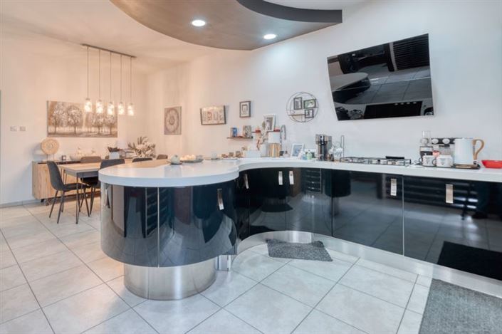 Image No.9-3 Bed Villa for sale