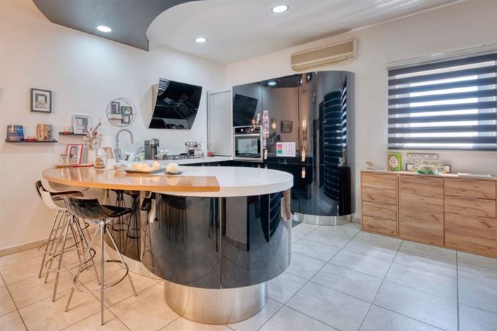 Image No.10-3 Bed Villa for sale