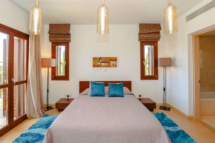 Image No.10-3 Bed Villa for sale