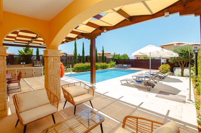 Image No.28-9 Bed Property for sale