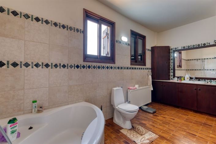 Image No.30-6 Bed Villa for sale