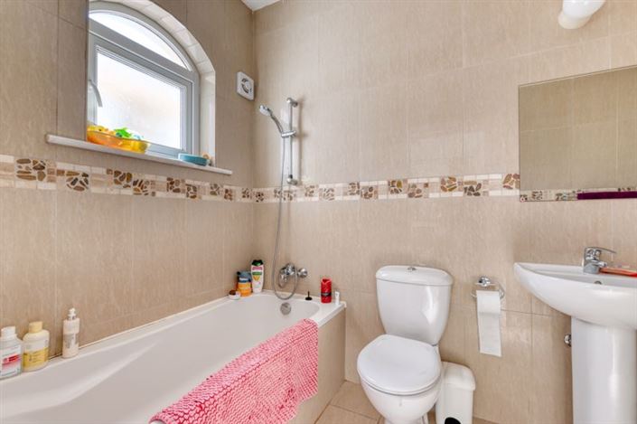 Image No.12-4 Bed Bungalow for sale