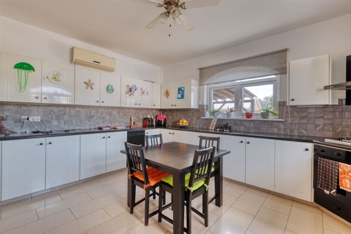 Image No.7-4 Bed Bungalow for sale