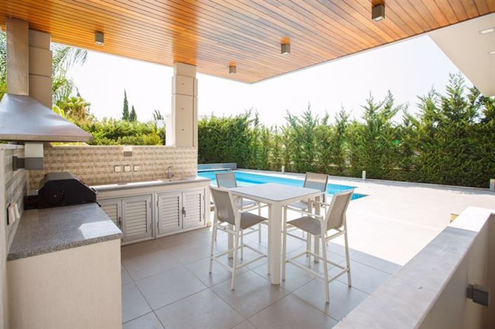 Image No.3-4 Bed Villa for sale