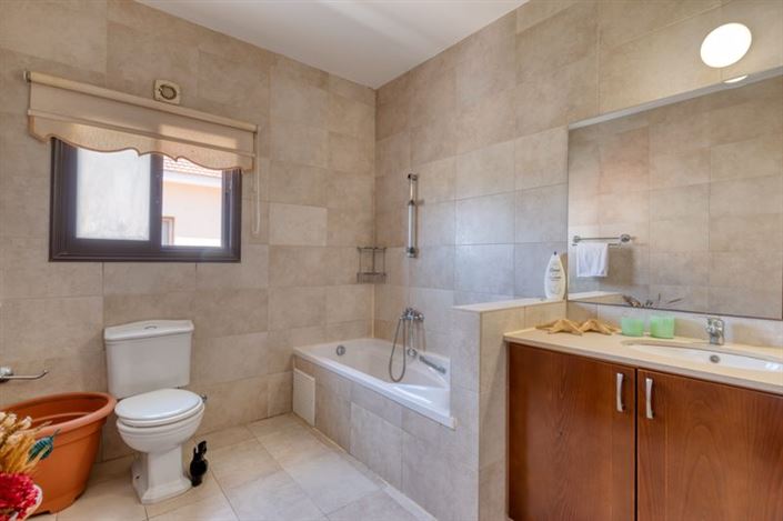 Image No.16-3 Bed Villa for sale